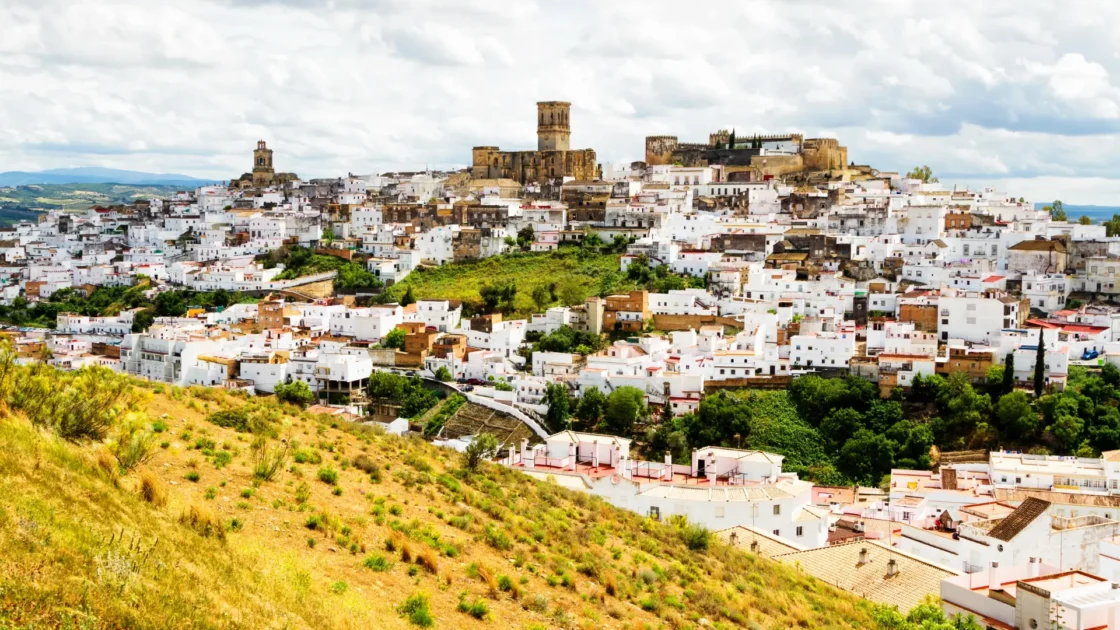 Arcos de la Frontera on its ridge, Andalucía, Spain