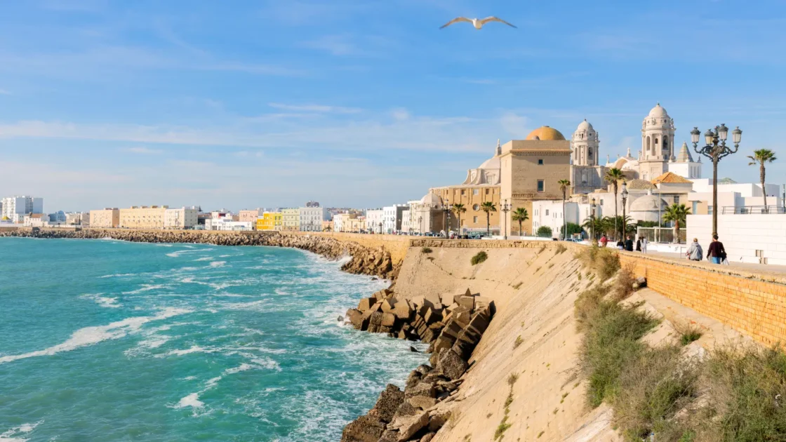 Cádiz cathedral above the Atlantic seafront, Andalucía, Spain