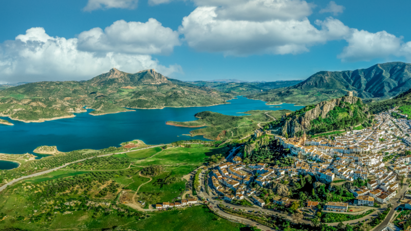 Zahara de la Sierra above its reservoir, Andalucía, Spain