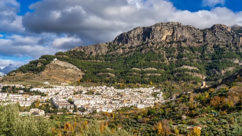The white town of Cazorla below the wooded peaks of the Sierra de Cazorla, Jaén, Andalucía, Spain