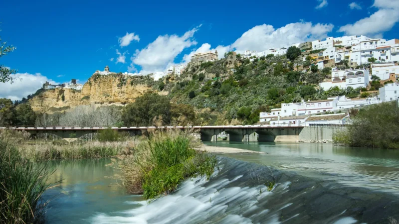 Arcos de la Frontera on its sandstone cliff, Andalucía, Spain