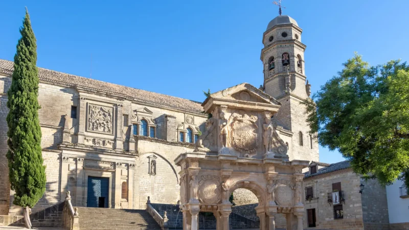 Catedral de Santa María and the Fuente de Santa María in Baeza, Jaén, Andalucía