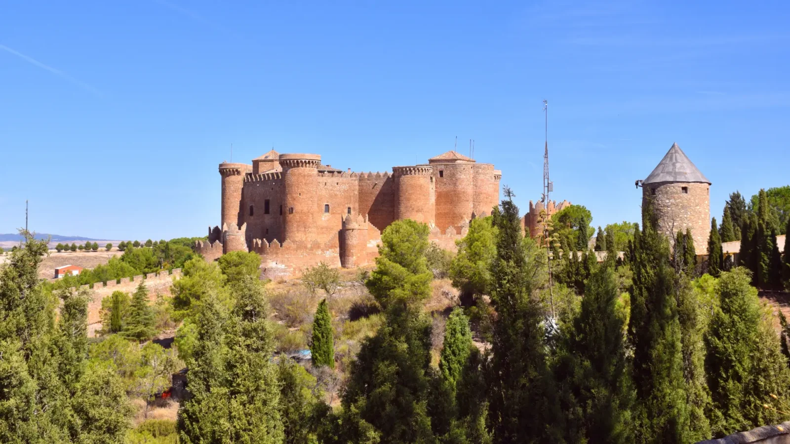 The Castillo de Belmonte on its hill, Castilla-La Mancha, Spain