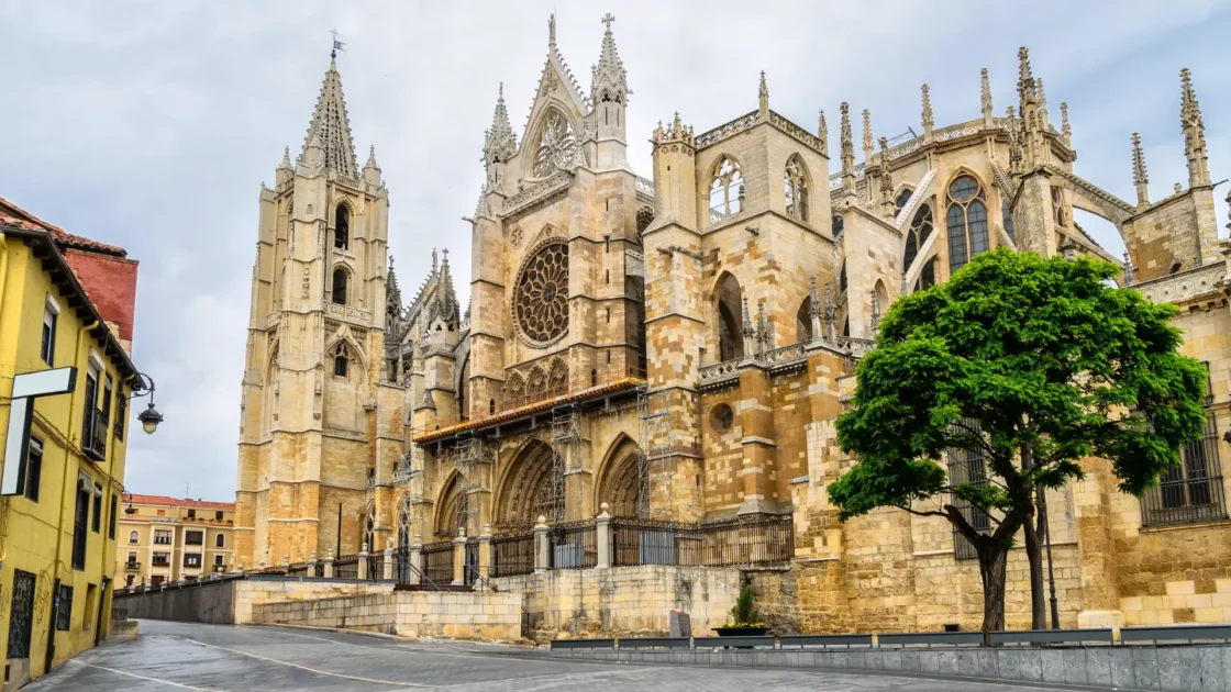 Gothic west front of León Cathedral, Castilla y León, Spain