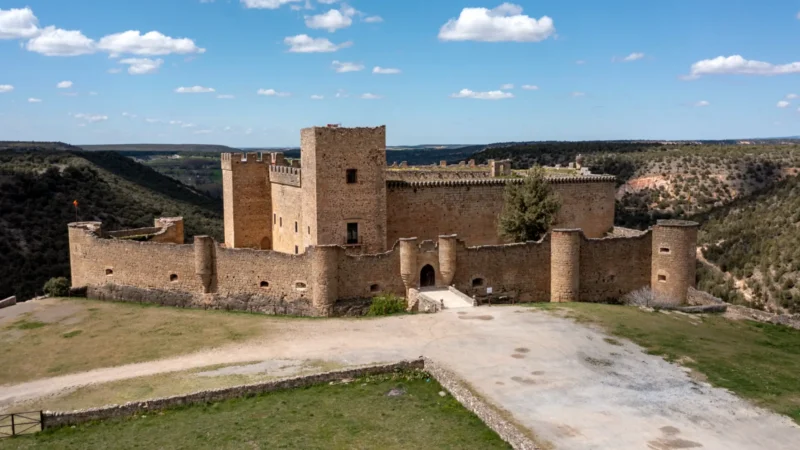 The clifftop Castillo de Pedraza above the village, Castilla y León, Spain