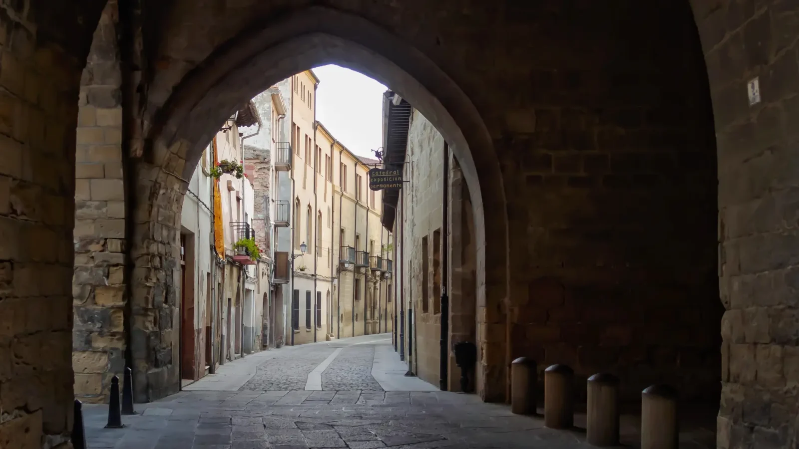 Arched Calle Cristo gateway on the pilgrim street of Santo Domingo de la Calzada, La Rioja, Spain