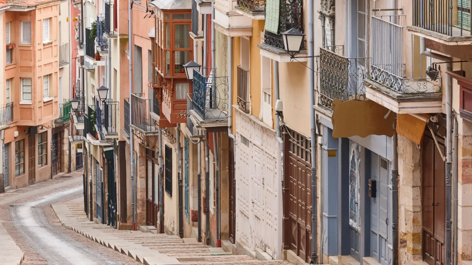 The steep old street of Balborraz in Zamora, Castilla y León, Spain