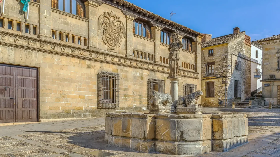 The Fuente de los Leones on Plaza del Pópulo in Baeza, Jaén, Andalucía, Spain