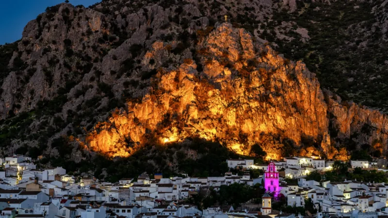 Ubrique white town below the limestone cliffs, Cádiz, Andalucía, Spain